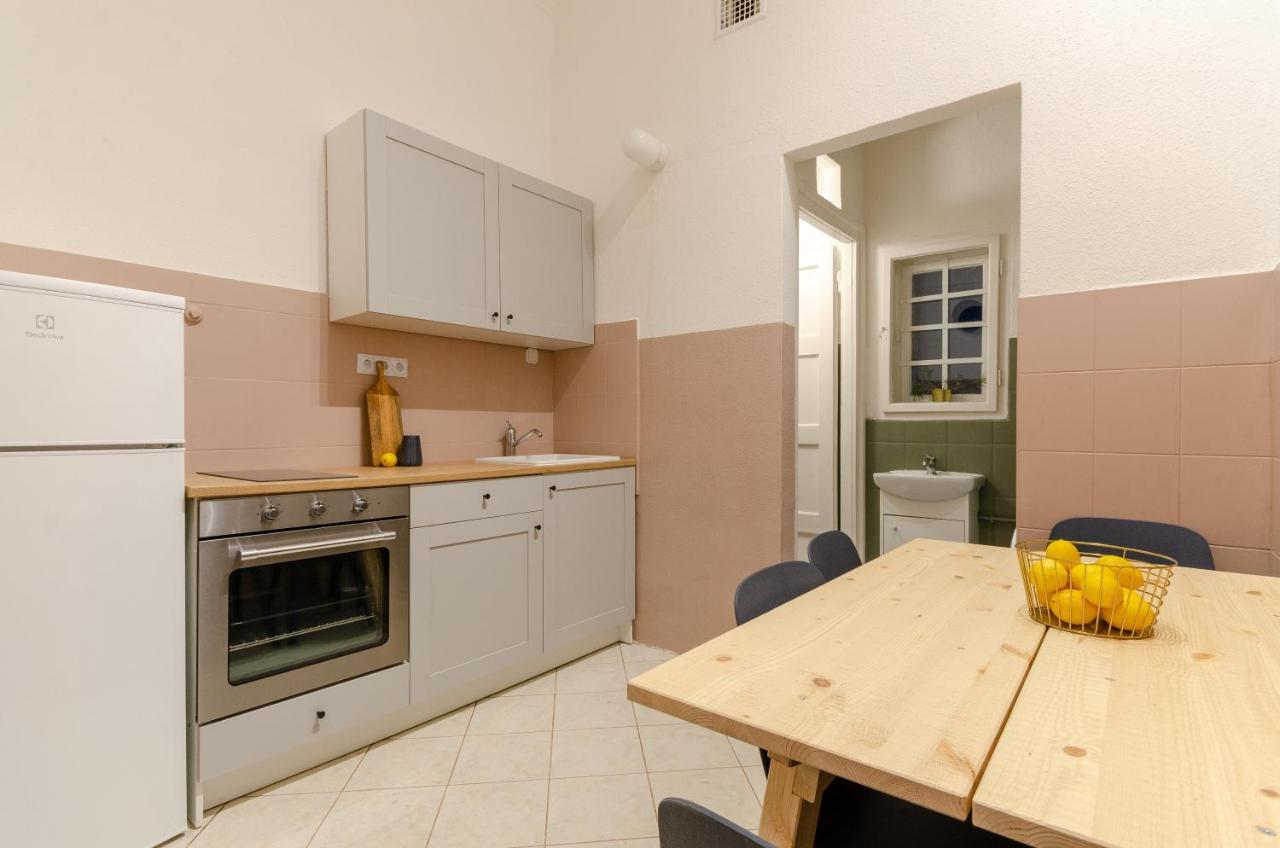 Cosy Apartment In Central District. Budapest Exteriör bild